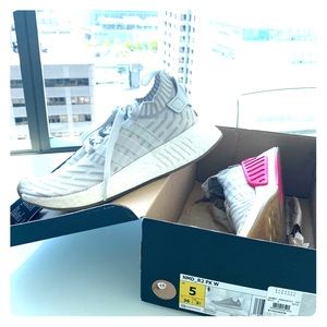 Adidas NMD R2 PK W - brand new
